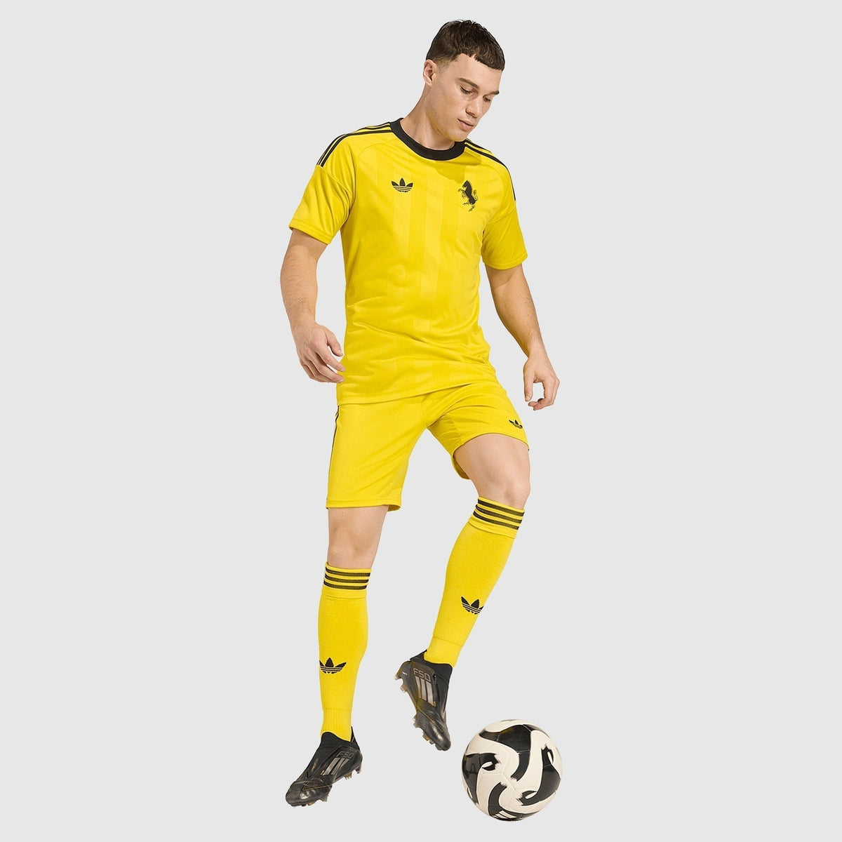 Juventus Goalkeeper Jersey 2025/26 - photo 3