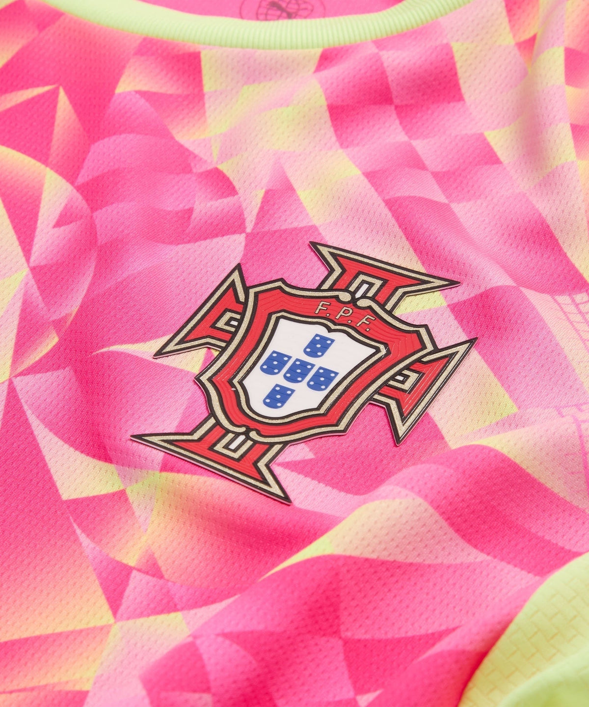 Portugal Goalkeeper 3 2026/27 Jersey - photo 3