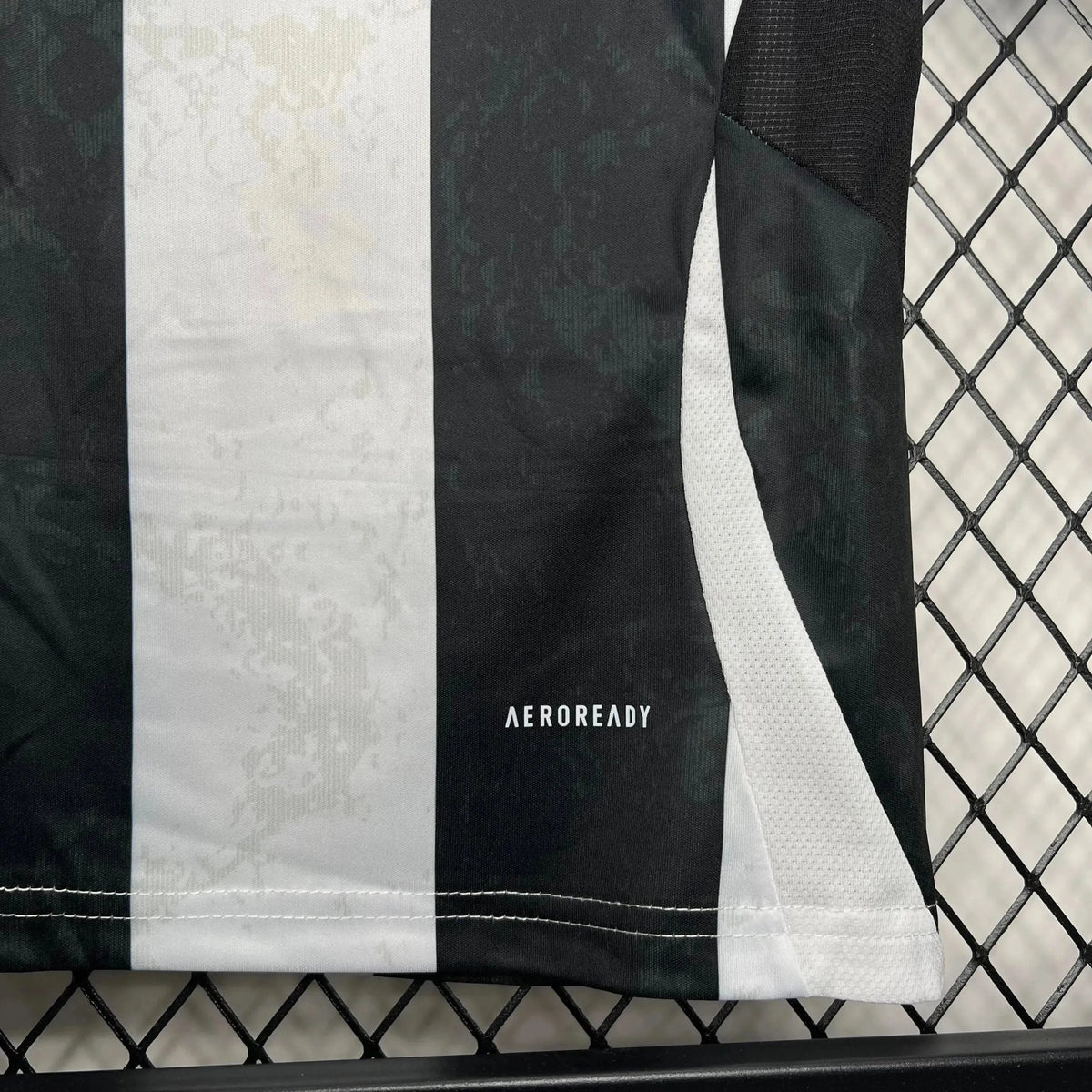 Juventus Home Kids Kit 2024/25 - photo 5