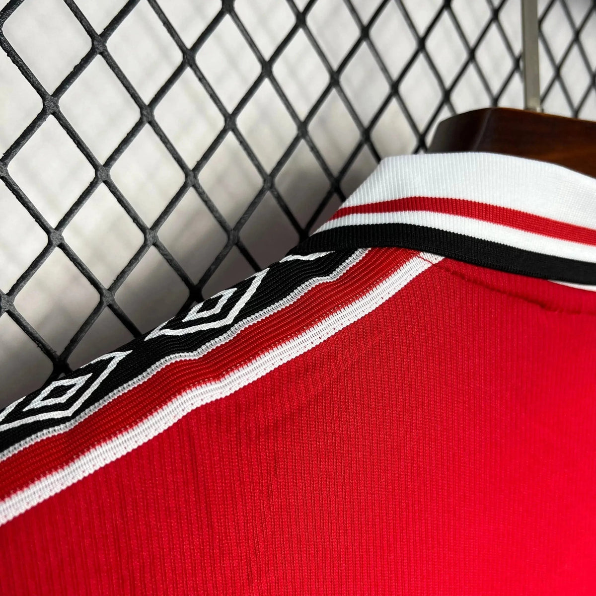 Manchester United Retro Home Jersey 1998/99 - photo 7