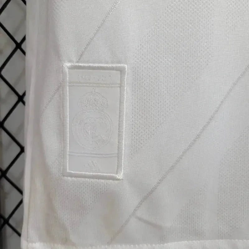 Camisola Retro Real Madrid Principal 2017/18 - foto 7