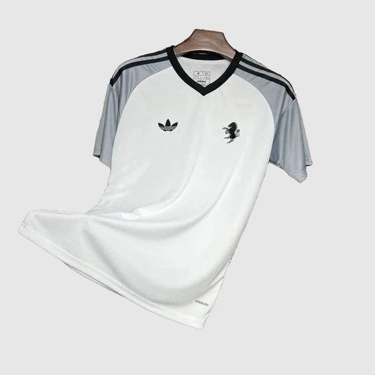 Juventus Training Jersey 2024/25