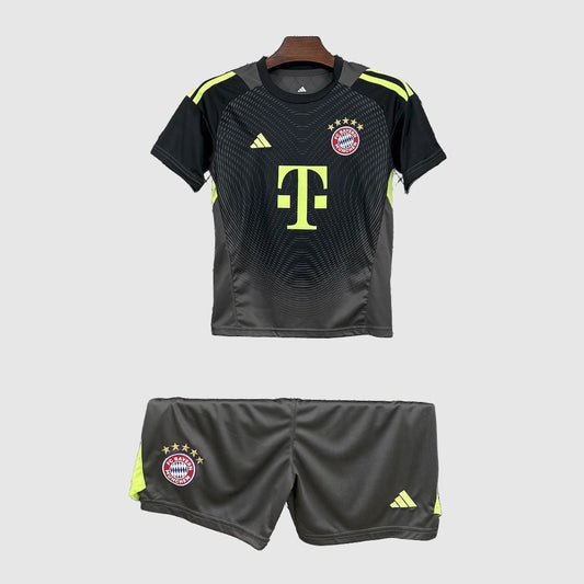 Bayern Munich Goalkeeper 2 2025/26 Kids Kit